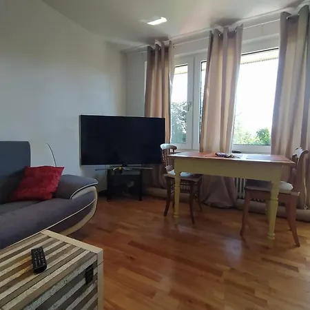 Apartment Gl Single Town